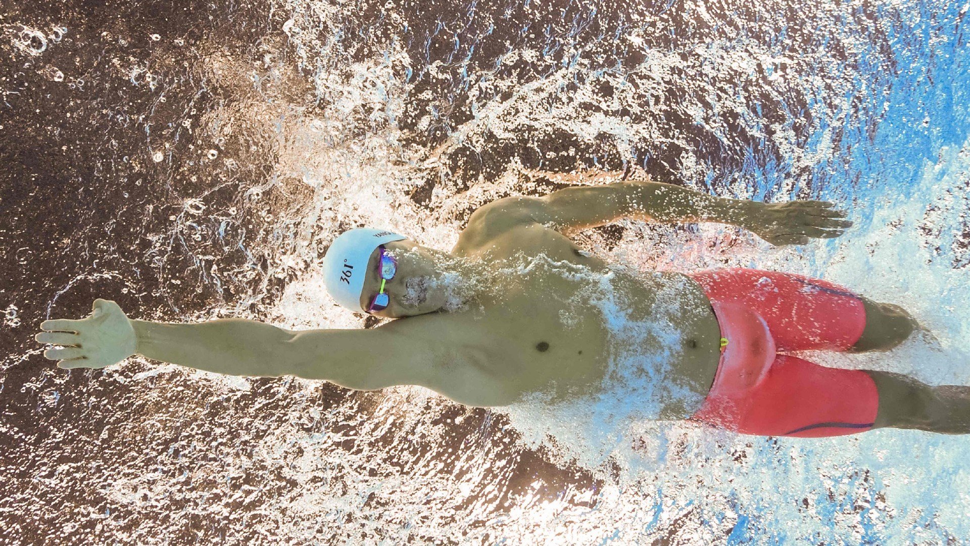 CBA季后赛激战正酣 辽宁队力克广东队抢占先机