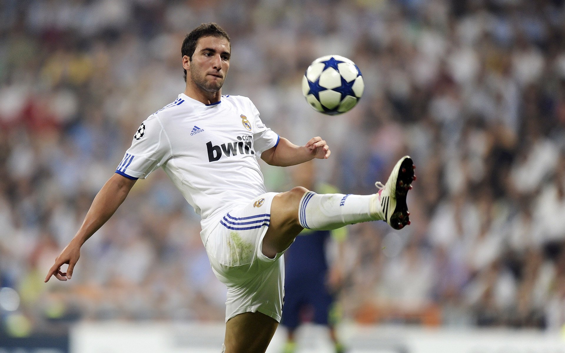 【欧亿体育官网】欧冠八强战火重燃，豪门对决引爆全球瞩目